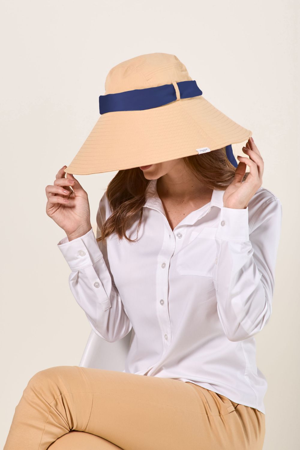 Chapeau anti-UV pour femme, certifié UPF 50+ pour protéger efficacement la tête du soleil.