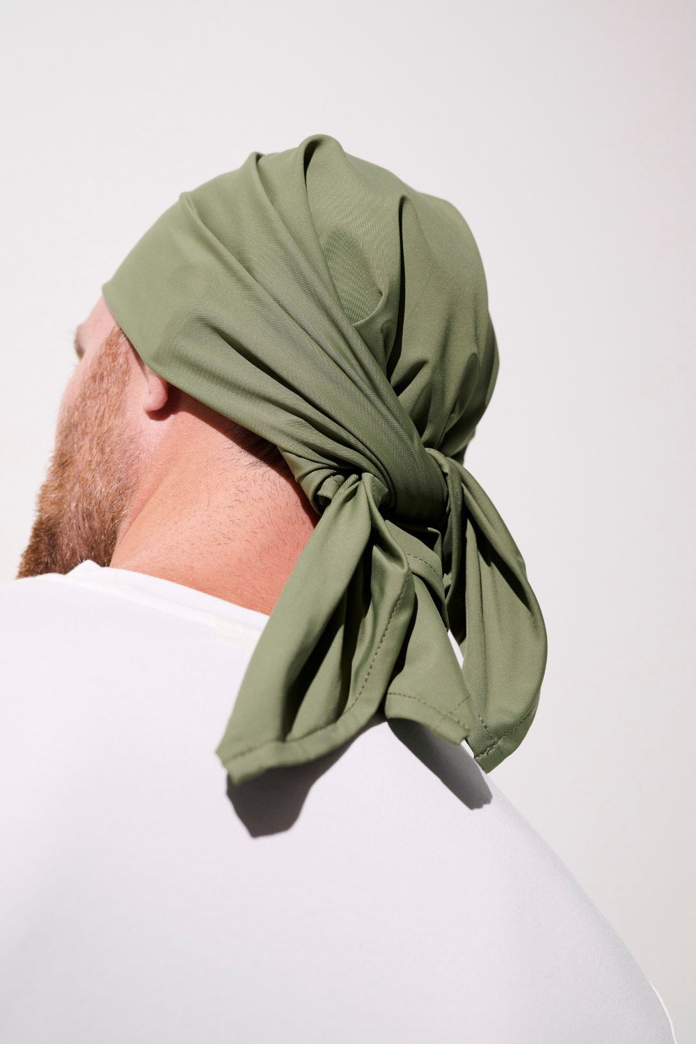 Bandana anti-UV - Oasis vert olive, léger et respirant, idéal pour hommes en été sous le soleil.