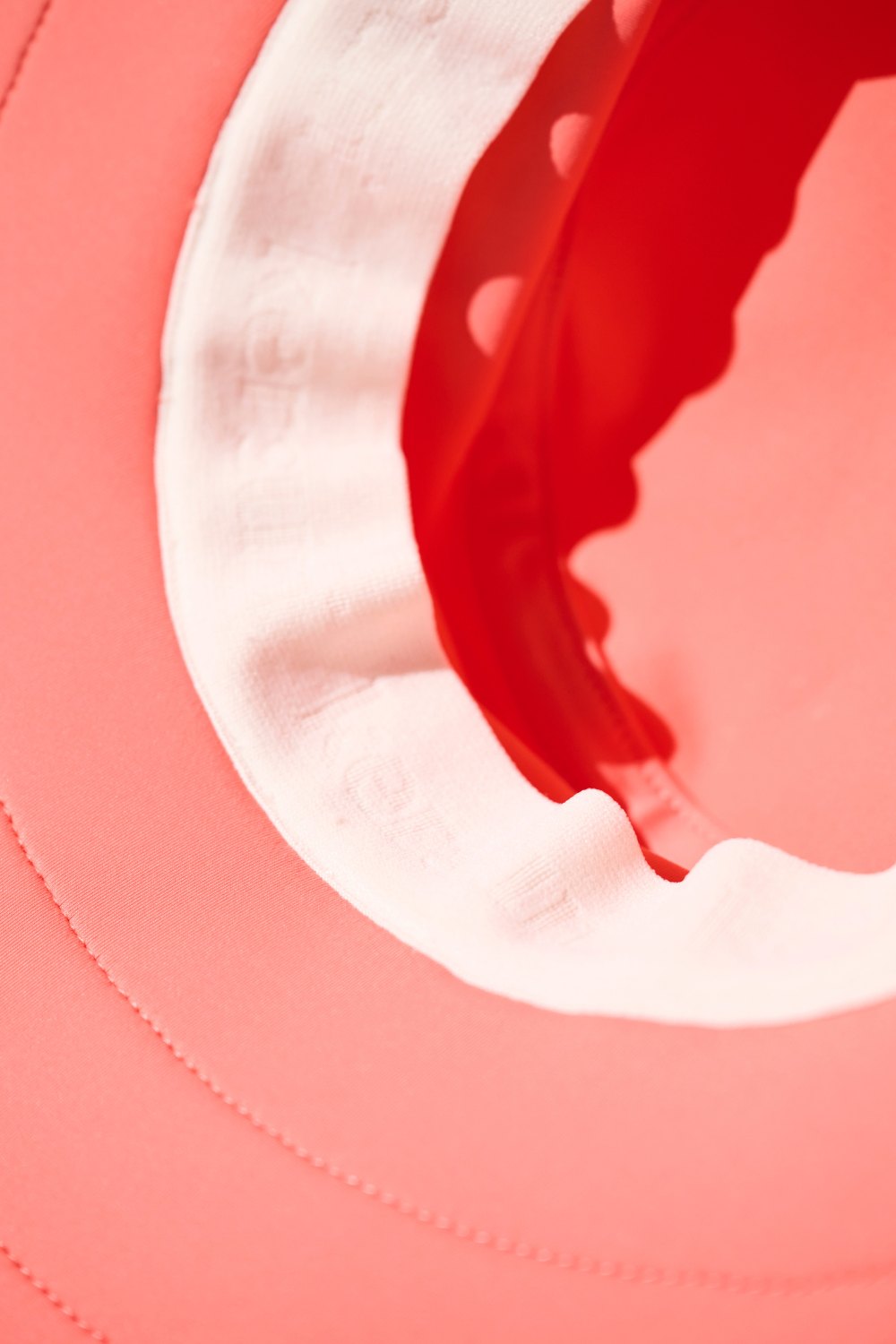 Chapeau de bain anti-UV - Galápagos en rose, léger et pratique pour protéger sous le soleil avec confort.