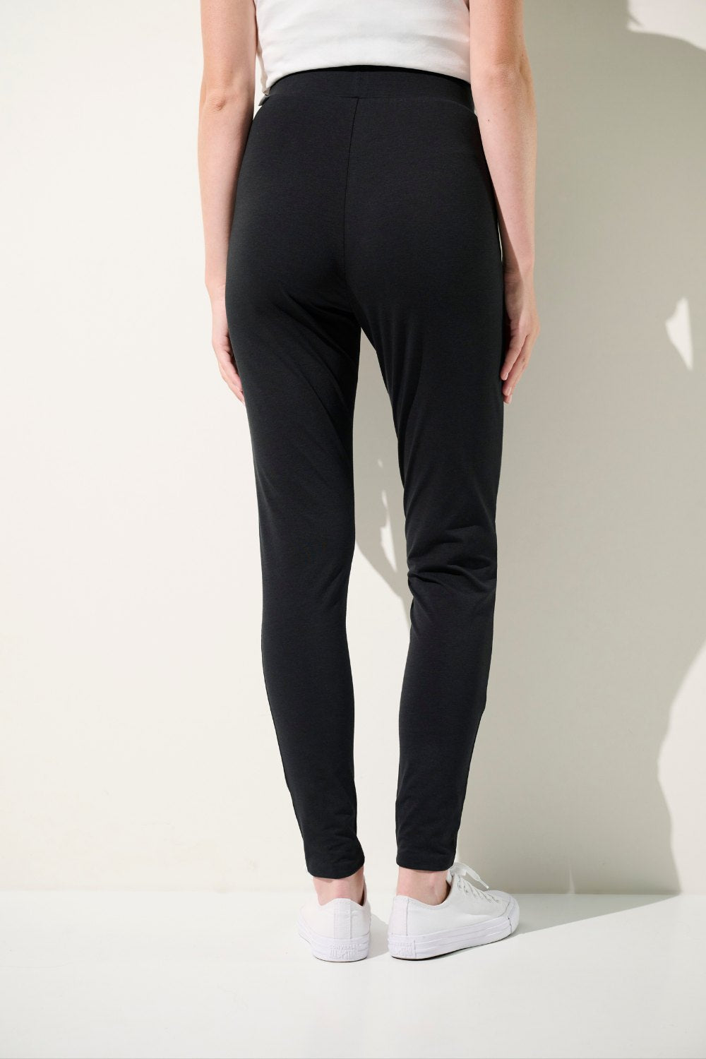 Legging anti-UV - Antibes pour femme, noir, léger et respirant, idéal pour une protection solaire quotidienne.