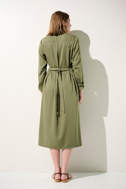 Robe-chemise anti-UV - Rimini, verte, élégante, longue, idéale pour protection solaire au bord de mer.