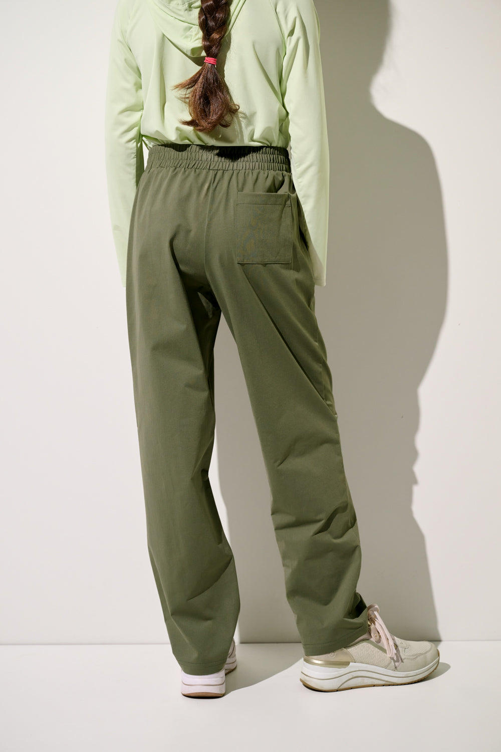 Pantalon anti-UV - Oasis vert pour enfant, léger et confortable, idéal pour une protection solaire quotidienne.