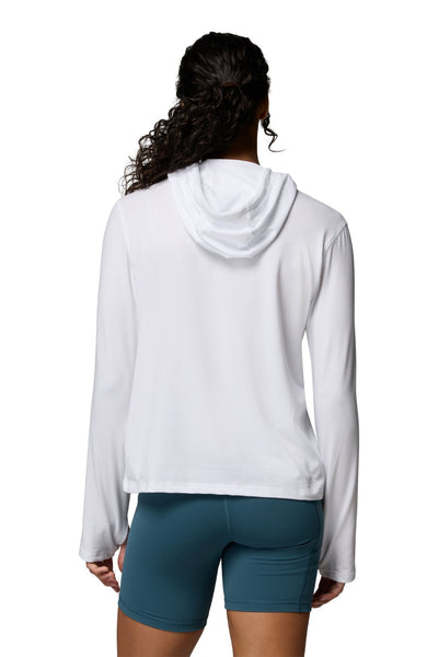 Sweat-shirt anti-UV blanc UPF 50+ pour femme, avec capuche, idéal pour la protection solaire.