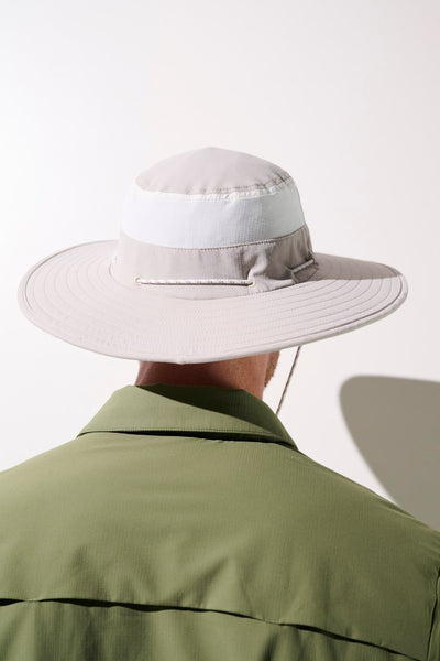 Chapeau anti-UV - Oasis gris clair pour homme, léger et respirant, idéal pour la randonnée et la protection solaire.