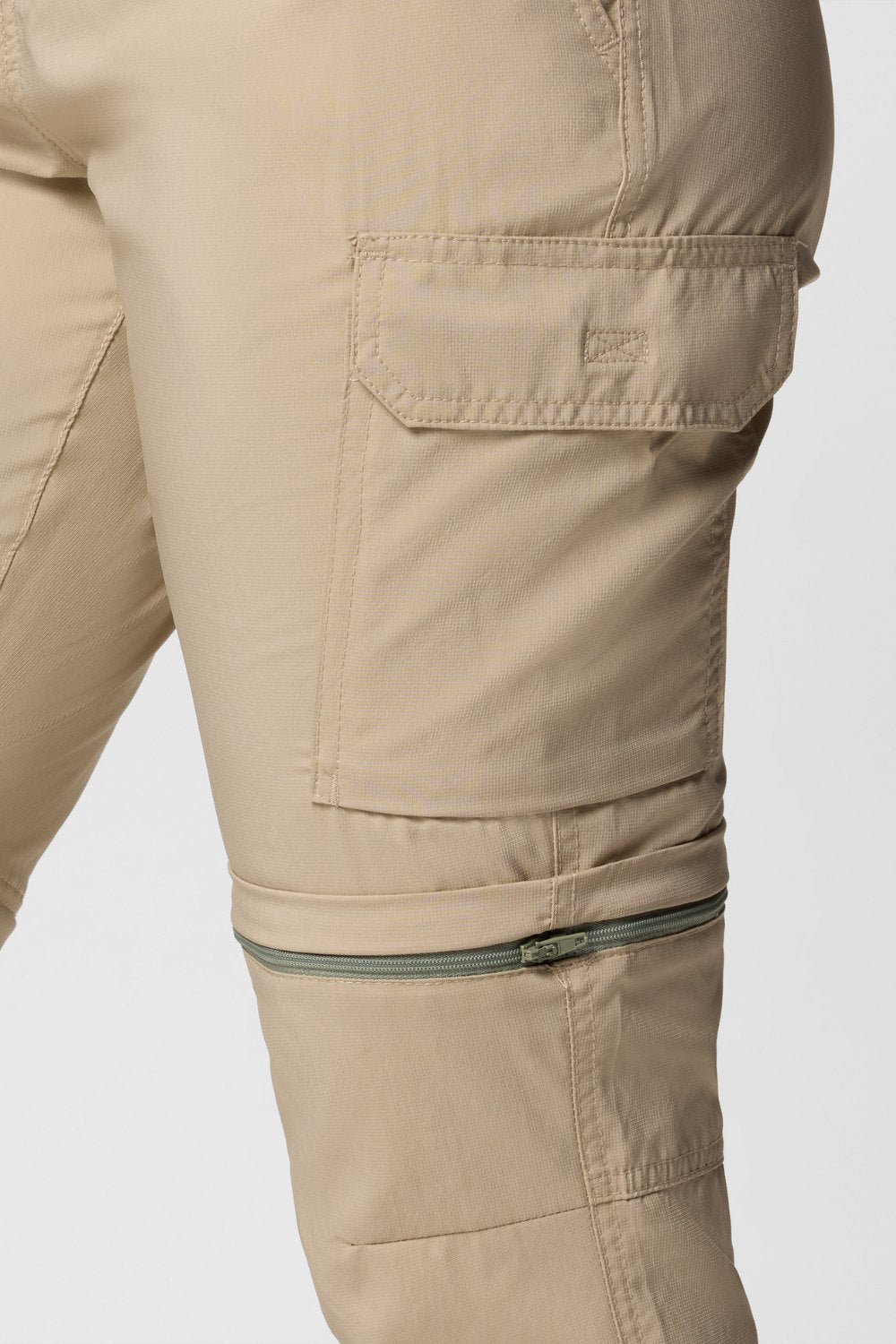 Pantalon de randonnée anti-UV convertible - Silver Ridge Utility, tissu léger et zips pour transformation en short.
