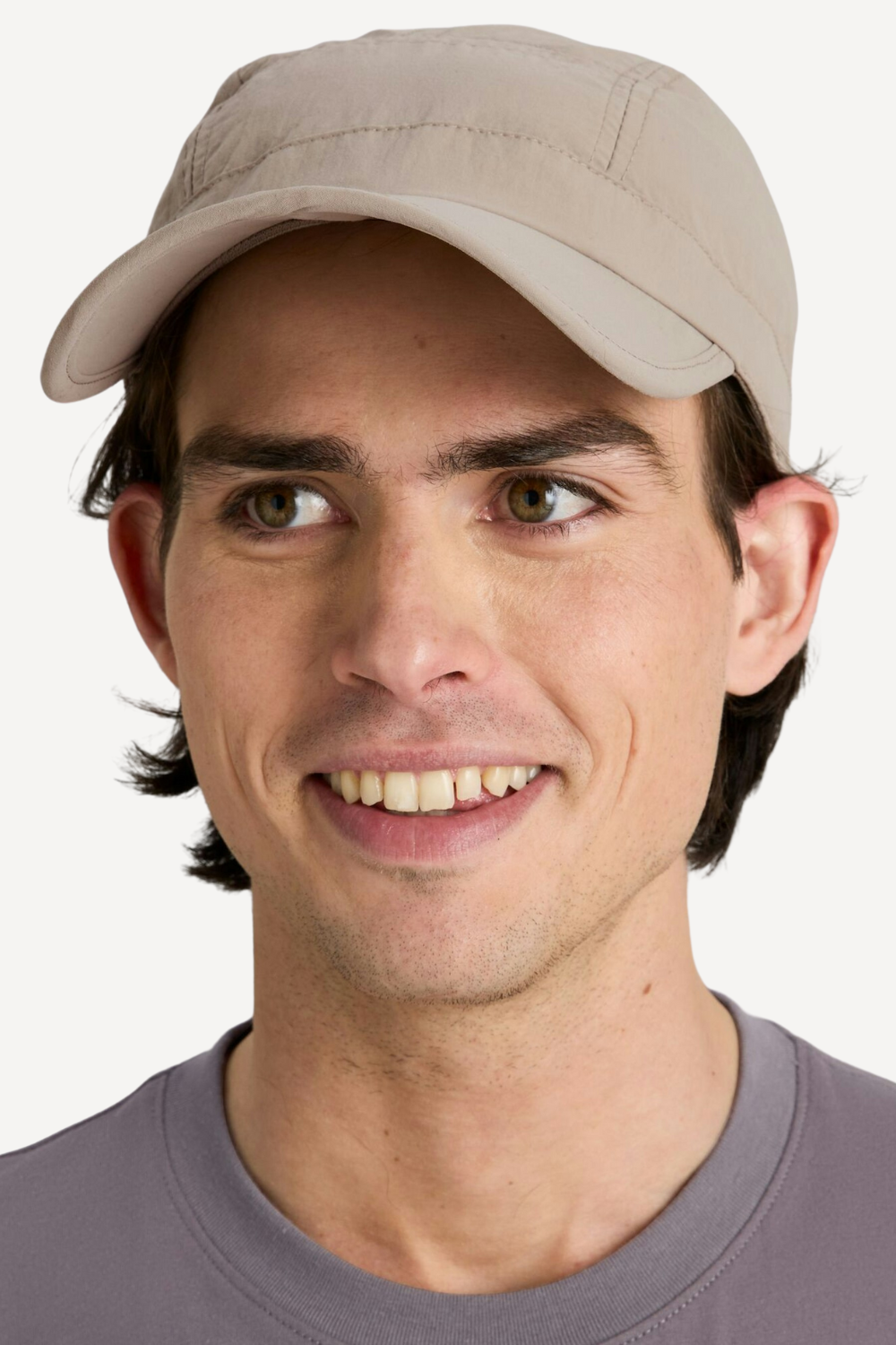 Casquette anti-UV beige UPF 50+ pour homme, idéale pour la protection solaire au quotidien.